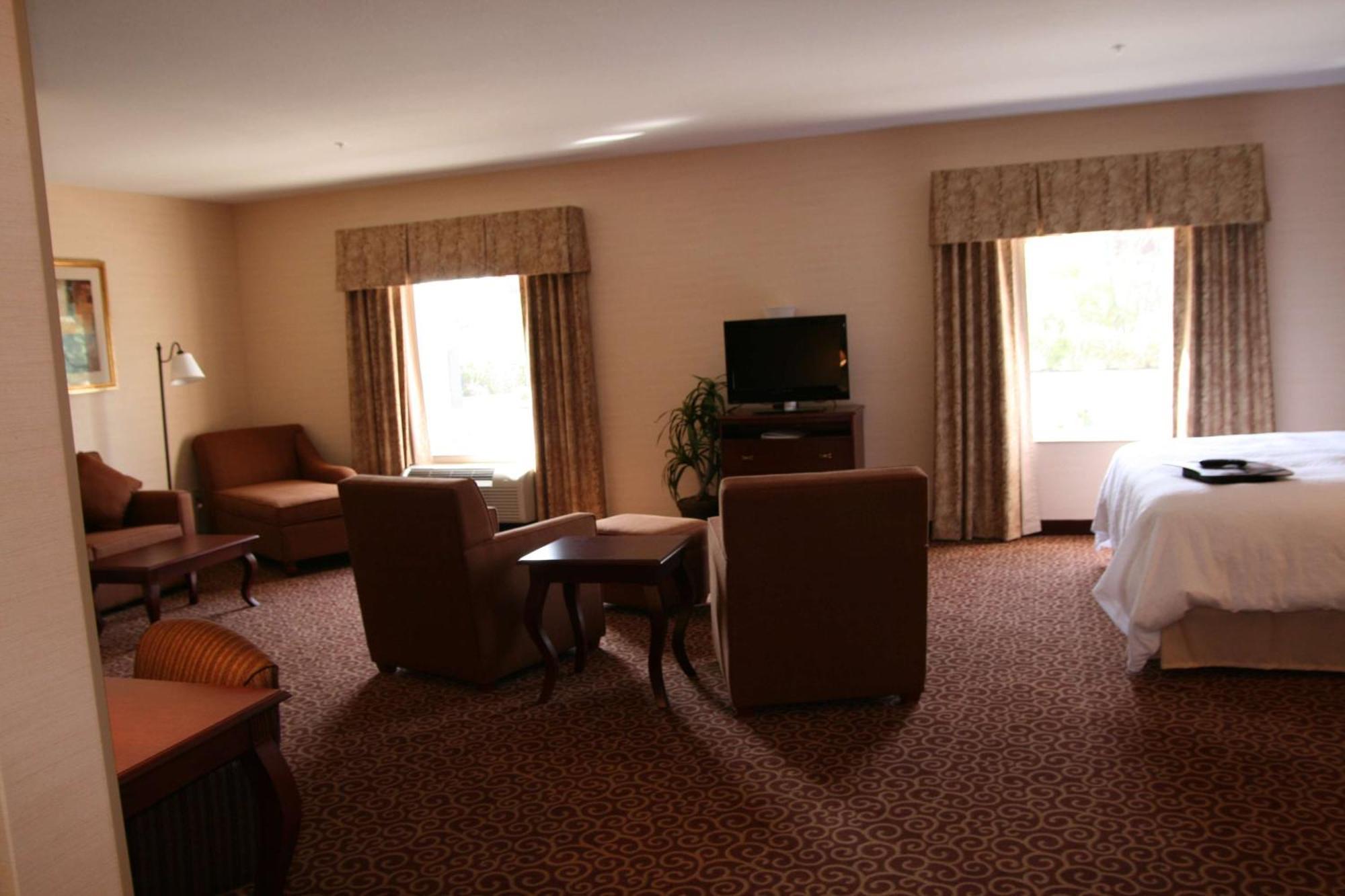 Hotel Hampton 3*